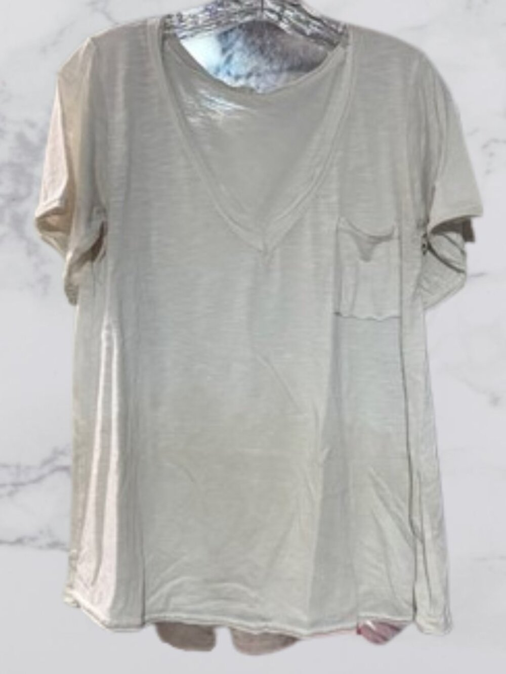 POL Favorite Slub V-Neck Tee Size S In White to Cream Ombre